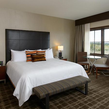 Tetherow Hotel Deschutes River Woods Oda fotoğraf